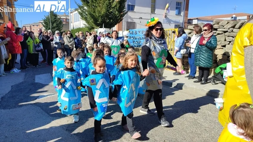 Desfile de Carnaval del CEIP Manuel Moreno Blanco en Vitigudino / CORRAL