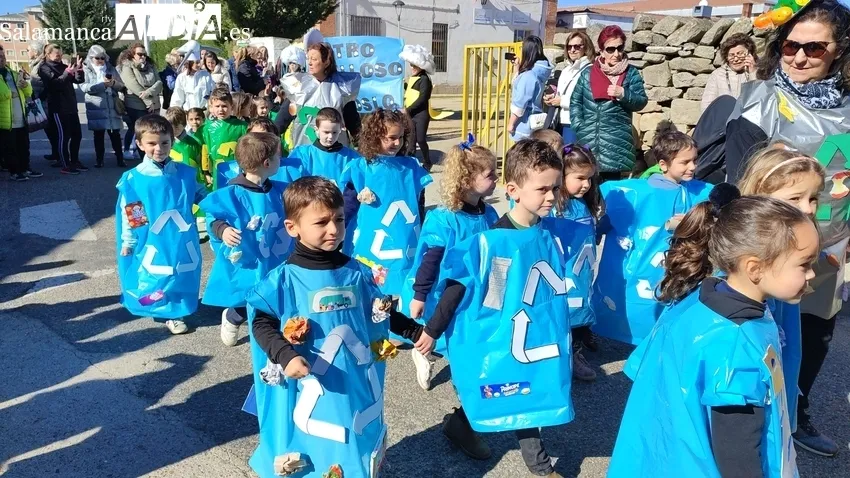 Desfile de Carnaval del CEIP Manuel Moreno Blanco en Vitigudino / CORRAL
