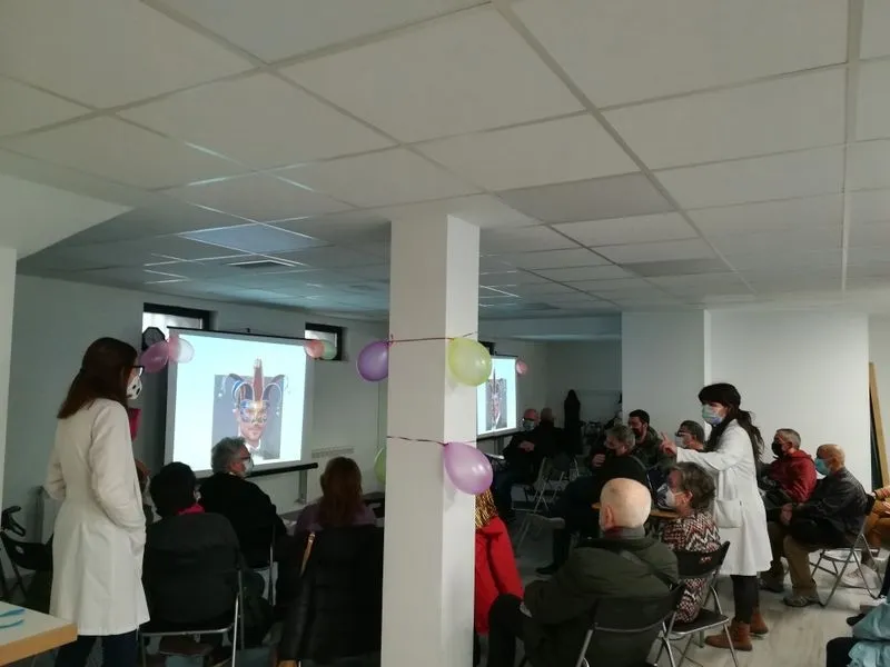 Foto 2 - ASDACE celebra el Carnaval con talleres de estimulaci&oacute;n cognitivia