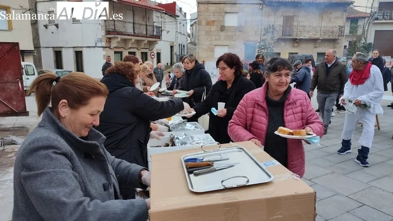 Tradicional entierro de la sardina en Villarino de los Aires para despedir el Carnaval / CORRAL