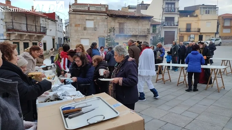 Tradicional entierro de la sardina en Villarino de los Aires para despedir el Carnaval / CORRAL