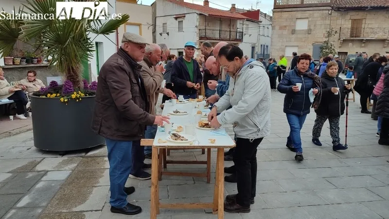 Tradicional entierro de la sardina en Villarino de los Aires para despedir el Carnaval / CORRAL