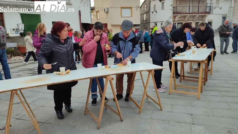 Tradicional entierro de la sardina en Villarino de los Aires para despedir el Carnaval / CORRAL