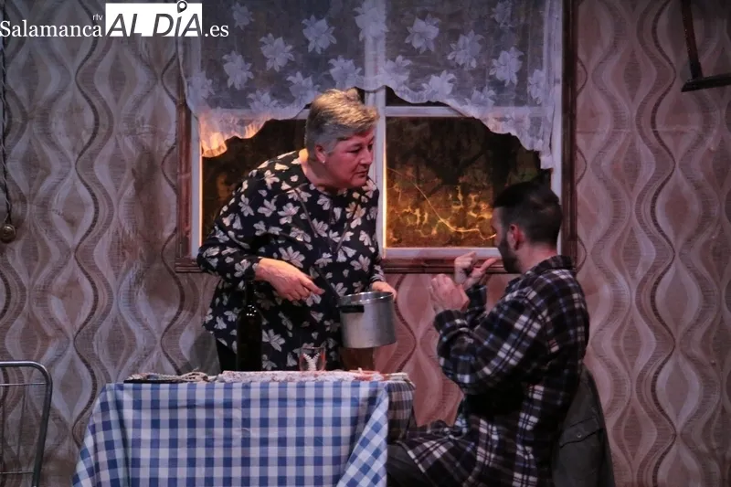 Excelente comedia la que Paraskenia Teatro ha dejado este domingo en Vitigudino / CORRAL