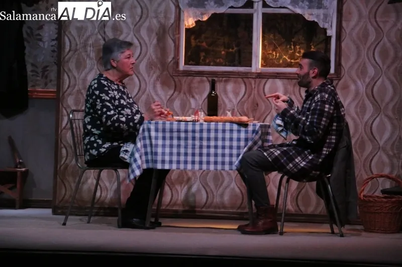Excelente comedia la que Paraskenia Teatro ha dejado este domingo en Vitigudino / CORRAL