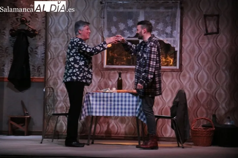 Excelente comedia la que Paraskenia Teatro ha dejado este domingo en Vitigudino / CORRAL