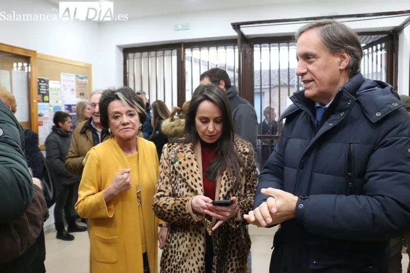 Encuentro de Carlos García Carballo en Vitigudino con alcaldes, concejales y militantes del PP de la comarca / CORRAL 