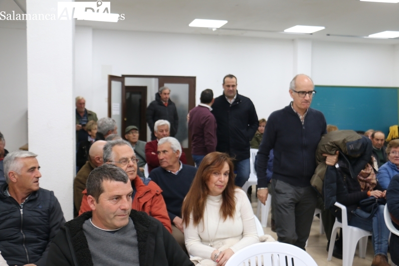 Encuentro de Carlos García Carballo en Vitigudino con alcaldes, concejales y militantes del PP de la comarca / CORRAL 