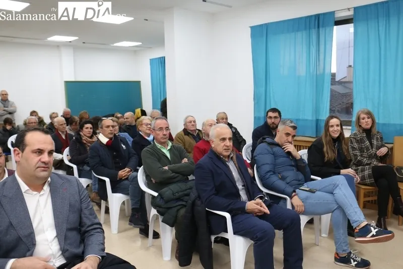 Encuentro de Carlos García Carballo en Vitigudino con alcaldes, concejales y militantes del PP de la comarca / CORRAL 