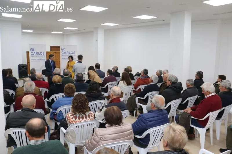 Encuentro de Carlos García Carballo en Vitigudino con alcaldes, concejales y militantes del PP de la comarca / CORRAL 