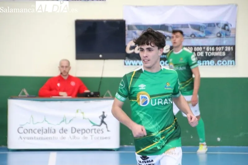 Foto 9 - Partidazo, triunfo y cortocircuito arbitral en Alba (10-7)