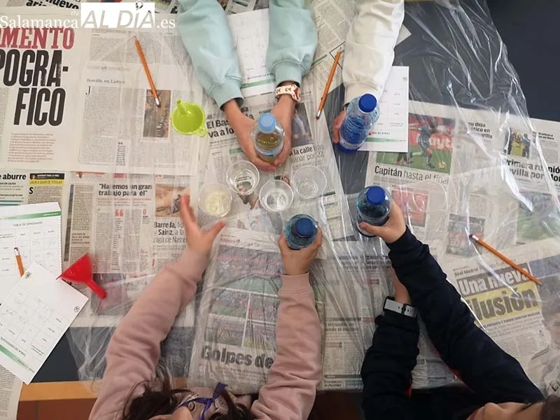Foto 2 - L&aacute;mparas de Lava para fomentar la curiosidad cient&iacute;fica en B&eacute;jar