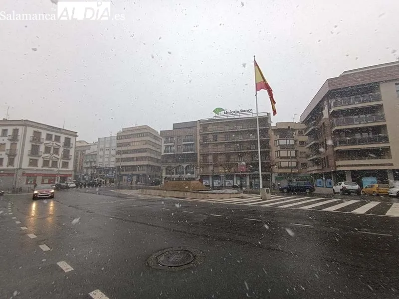Foto 6 - La nieve comienza a caer en B&eacute;jar