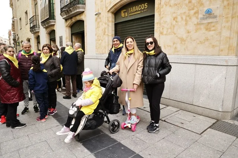 Foto 55 - La Marea Amarilla sale a la calle para dar visibilidad a las Enfermedades Raras