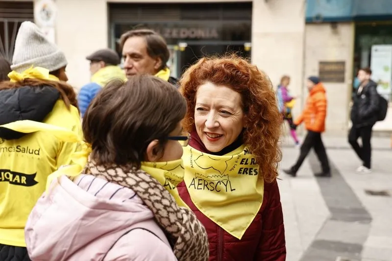 Foto 44 - La Marea Amarilla sale a la calle para dar visibilidad a las Enfermedades Raras