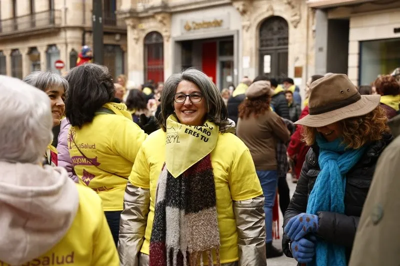Foto 43 - La Marea Amarilla sale a la calle para dar visibilidad a las Enfermedades Raras