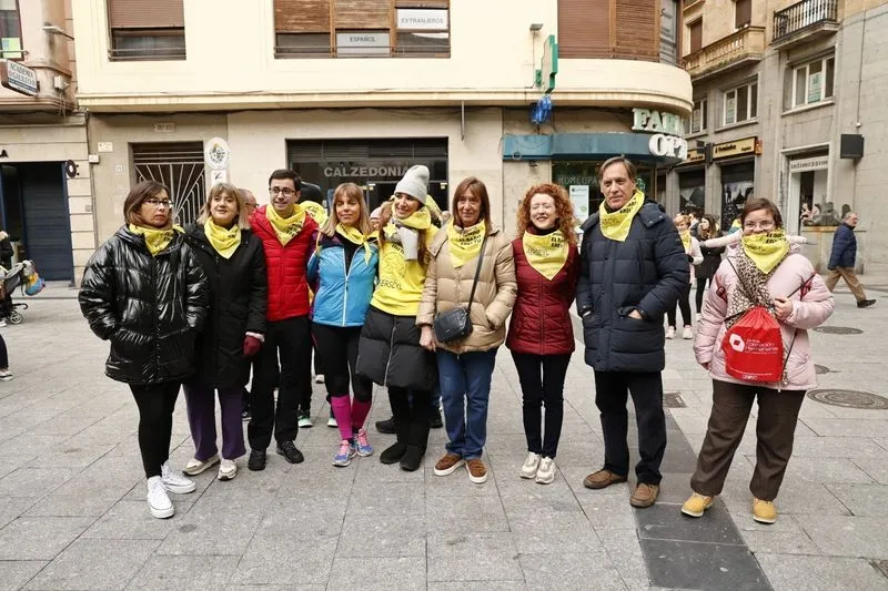 Foto 40 - La Marea Amarilla sale a la calle para dar visibilidad a las Enfermedades Raras