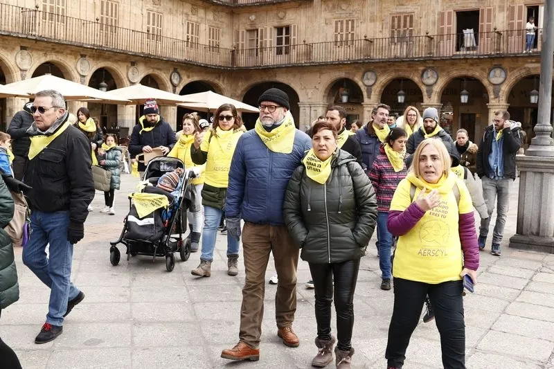 Foto 7 - La Marea Amarilla sale a la calle para dar visibilidad a las Enfermedades Raras