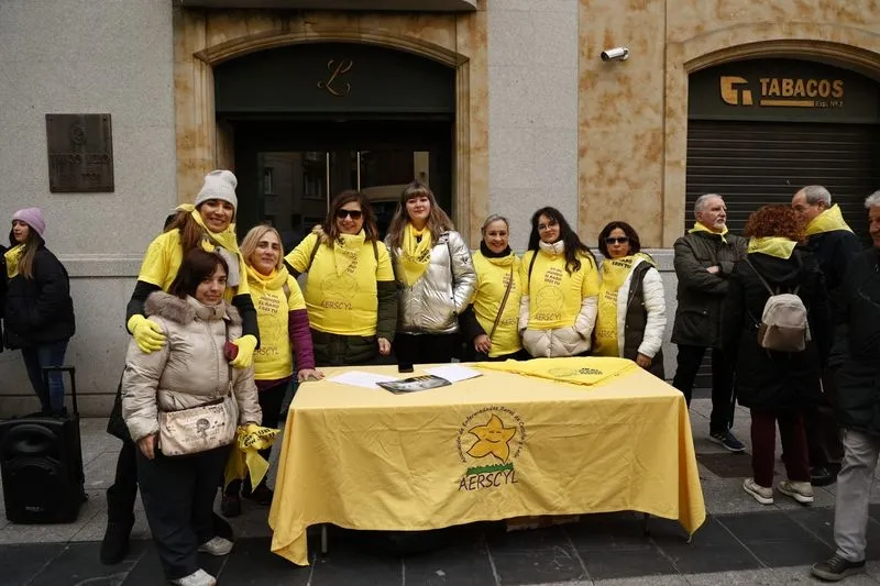 Foto 58 - La Marea Amarilla sale a la calle para dar visibilidad a las Enfermedades Raras