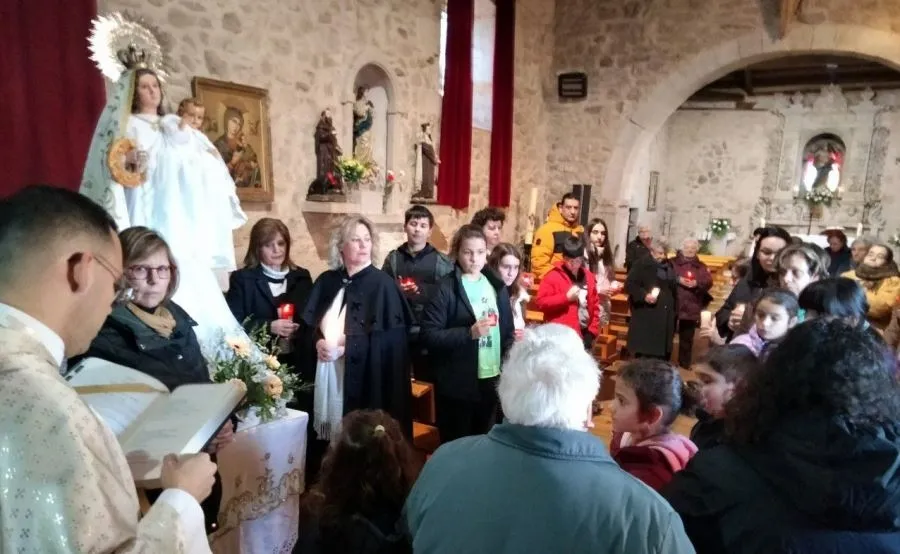 Foto 3 - Gran devoci&oacute;n en la celebraci&oacute;n de las Candelas en Boada y La Fuente
