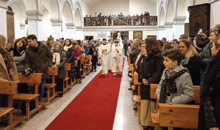 Foto 4 - Gran devoci&oacute;n en la celebraci&oacute;n de las Candelas en Boada y La Fuente