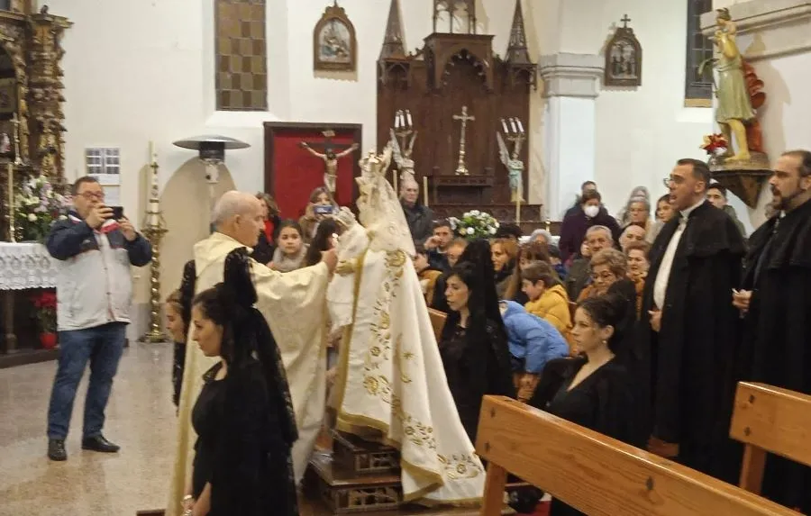 Foto 5 - Gran devoci&oacute;n en la celebraci&oacute;n de las Candelas en Boada y La Fuente