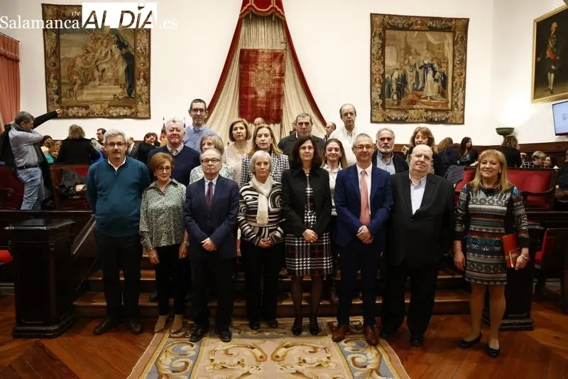 Reconocimientos al personal del PAS de la Universidad de Salamanca, en el Paraninfo. Foto de David Sañudo