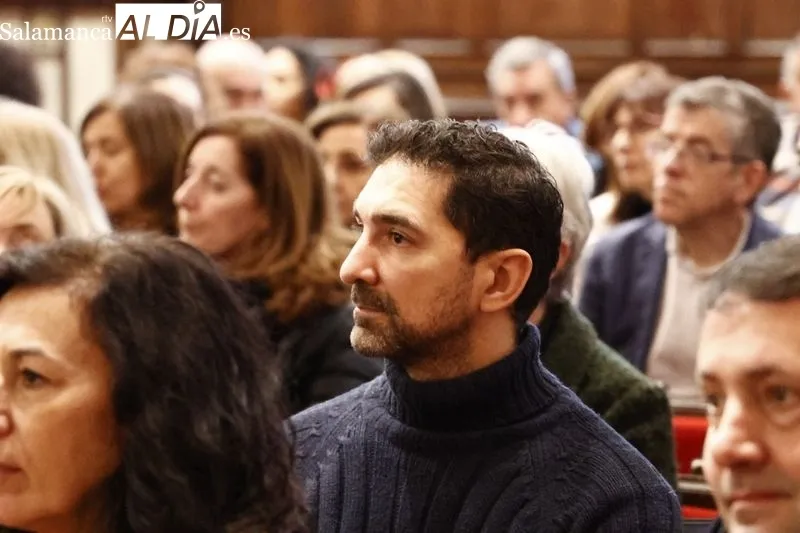 Reconocimientos al personal del PAS de la Universidad de Salamanca, en el Paraninfo. Foto de David Sañudo