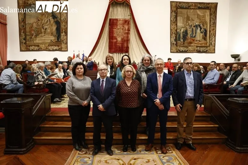 Reconocimientos al personal del PAS de la Universidad de Salamanca, en el Paraninfo. Foto de David Sañudo