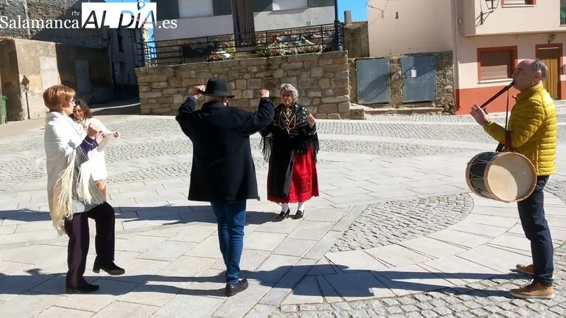 Las Águedas de Sobradillo iniciaron la fiesta con la entrega del bastón de mando