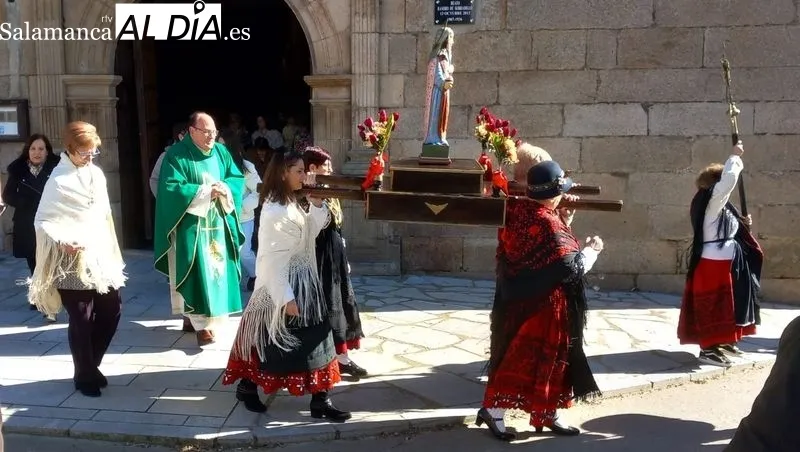 Las Águedas de Sobradillo iniciaron la fiesta con la entrega del bastón de mando