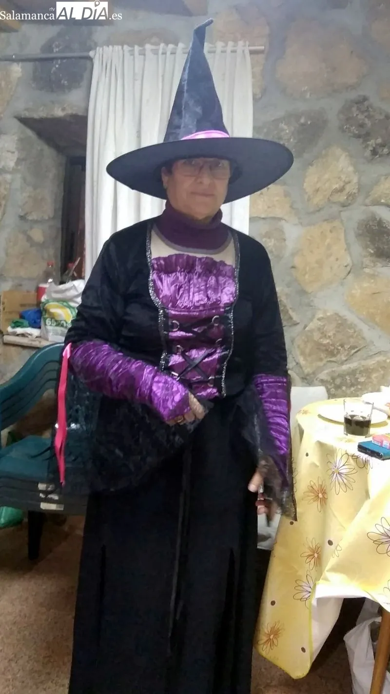 El grupo de disfrazados ha recorrido las calles del pueblo