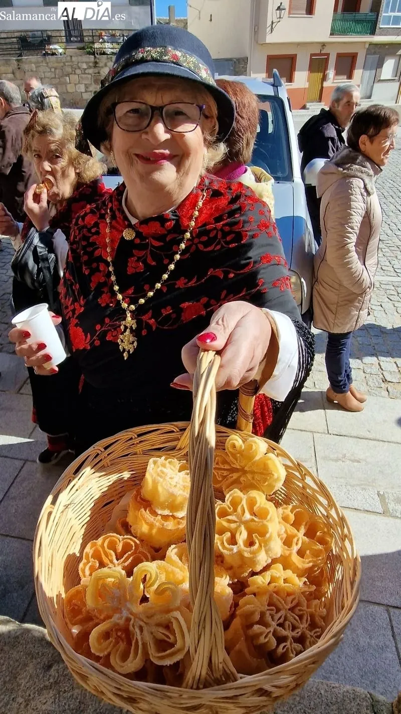 Las Águedas de Sobradillo iniciaron la fiesta con la entrega del bastón de mando