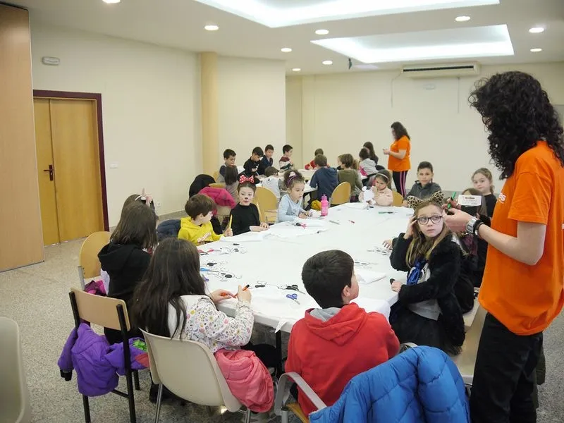 Talleres para preparar el disfraz en Carbajosa de la Sagrada