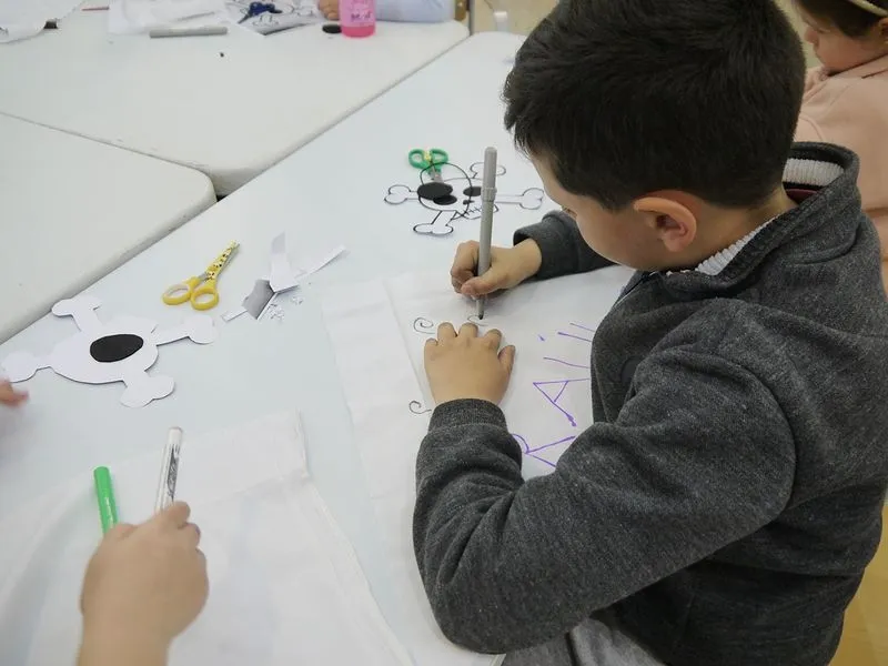 Talleres para preparar el disfraz en Carbajosa de la Sagrada