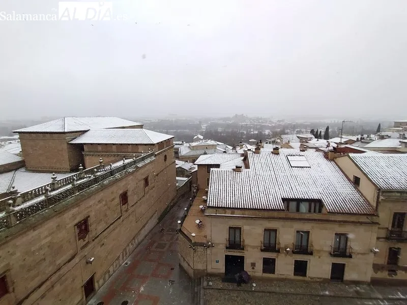 Vistas de Salamanca, desde la Catedral, con la ciudad nevada. David Sañudo