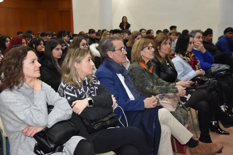 Visita del IES Mateo Hernández a Topas. 