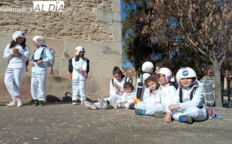 El CRA Bajo Tormes celebra un divertido desfile de Carnaval en Monleras  