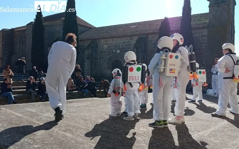 El CRA Bajo Tormes celebra un divertido desfile de Carnaval en Monleras  