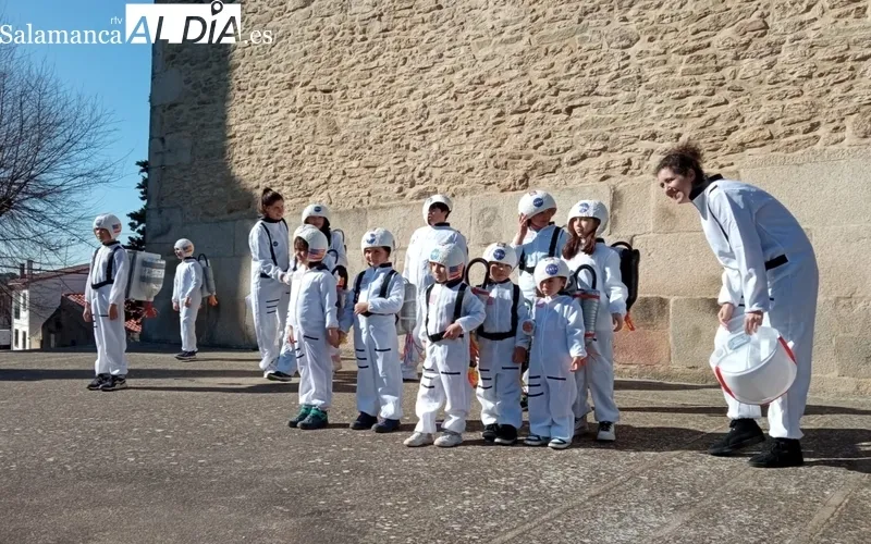 El CRA Bajo Tormes celebra un divertido desfile de Carnaval en Monleras  