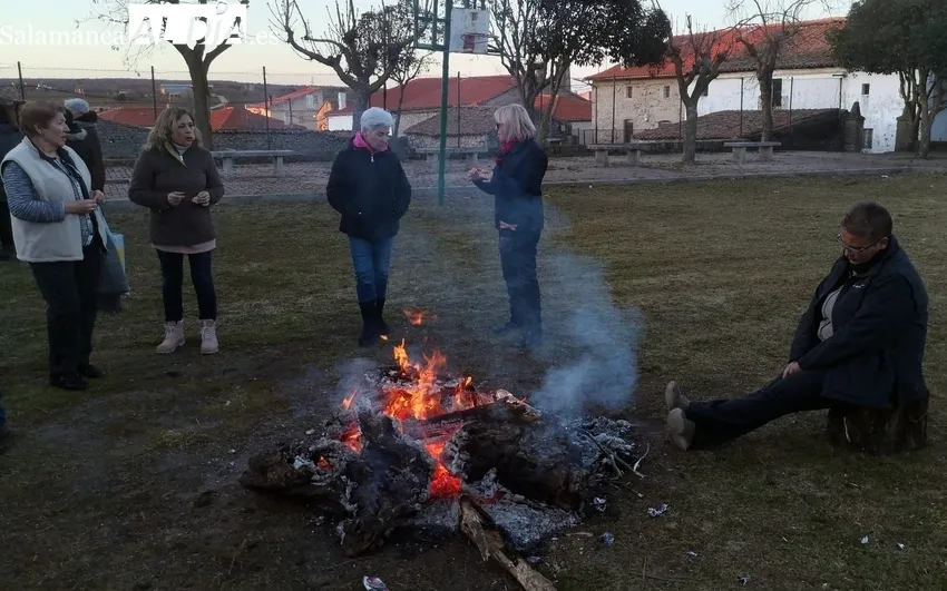 Los vecinos de Cipérez celebraron el Jueves Merendero con buen jamón y otras viandas 