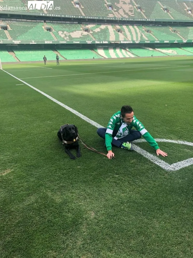 Dani Martín Anaya, en el campo del Betis / Fotos: SALAMANCArtv AL DÍA