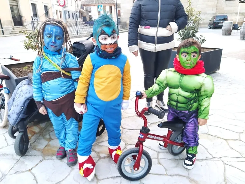 Los niños de Barruecopardo no pasan por alto el Carnaval / FOTOS: J. Á. ORTIZ