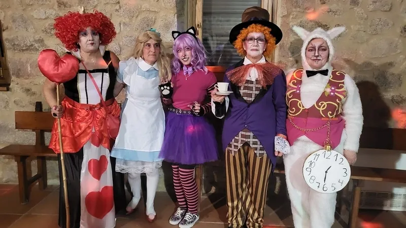 En la celebración del Carnaval en Cipérez no pueden faltar las brujas
