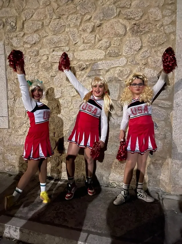 En la celebración del Carnaval en Cipérez no pueden faltar las brujas