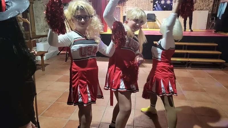 En la celebración del Carnaval en Cipérez no pueden faltar las brujas