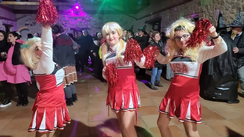 En la celebración del Carnaval en Cipérez no pueden faltar las brujas