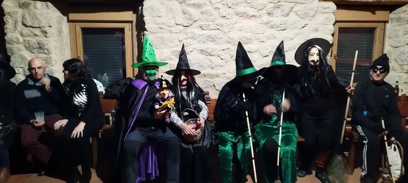 En la celebración del Carnaval en Cipérez no pueden faltar las brujas