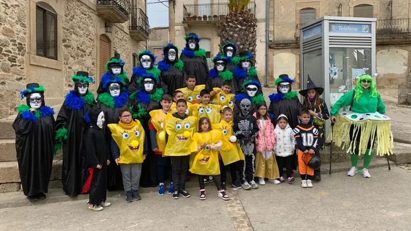 Foto 3 - En Hinojosa celebran un Carnaval de lo m&aacute;s solidario