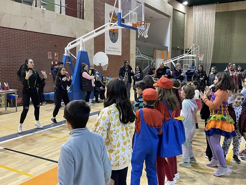Actos de Carnaval en el pabellón de Carbajosa de la Sagrada